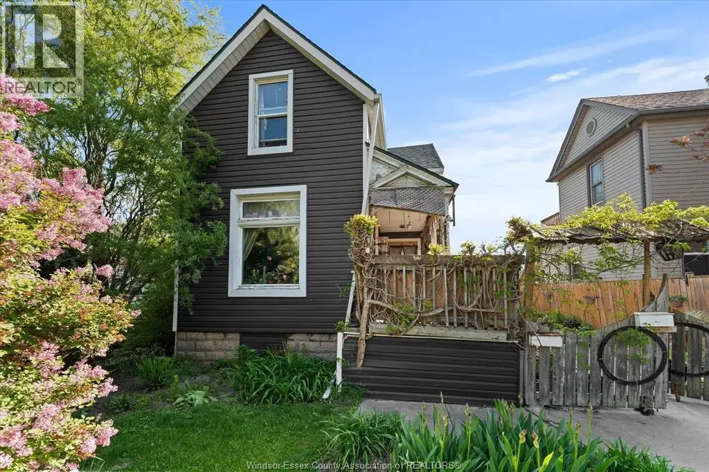 552 Parent, Windsor